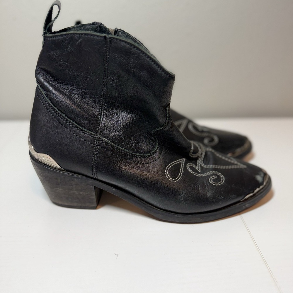 Spell & The Gypsy Cactus Rose Black Leather Ankle Boots Women Sz 39 US Sz 8/8.5